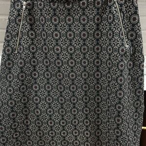 Le Lis Black and White Patterned Pencil Skirt